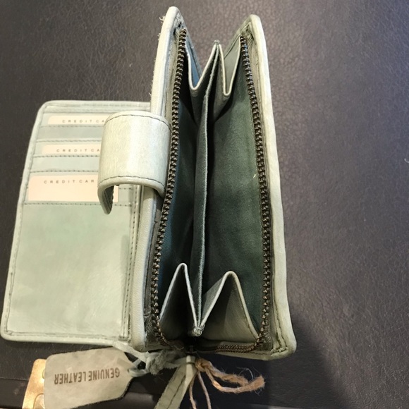 Genuine woven leather bifold tab wallet light sage green - Picture 4 of 8